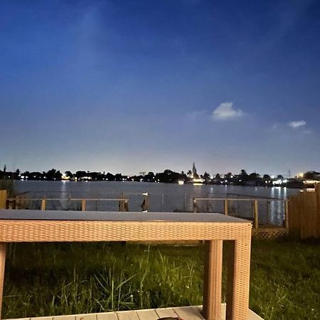 Supervilla - Lakefront - Sunsets, Kayaks, Grill Форт Лодърдейл Екстериор снимка